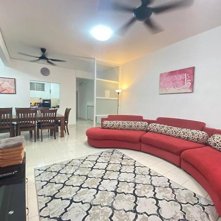 Homestay Juta Mines Seri Kembangan Balakong Serdang Lama Eksteriør bilde