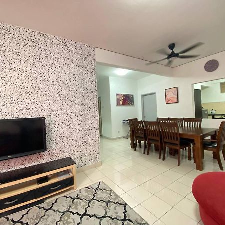 Homestay Juta Mines Seri Kembangan Balakong Serdang Lama Eksteriør bilde