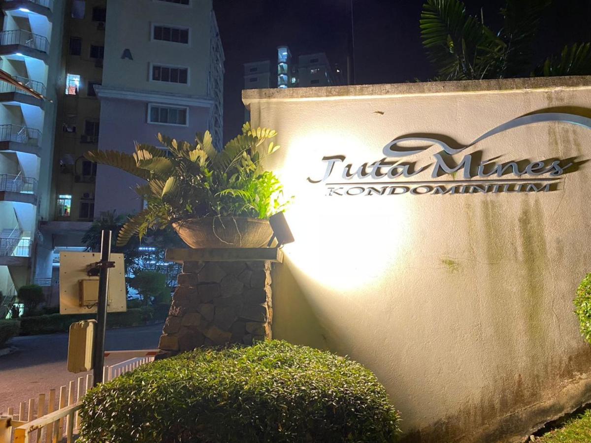 Homestay Juta Mines Seri Kembangan Balakong Serdang Lama Eksteriør bilde