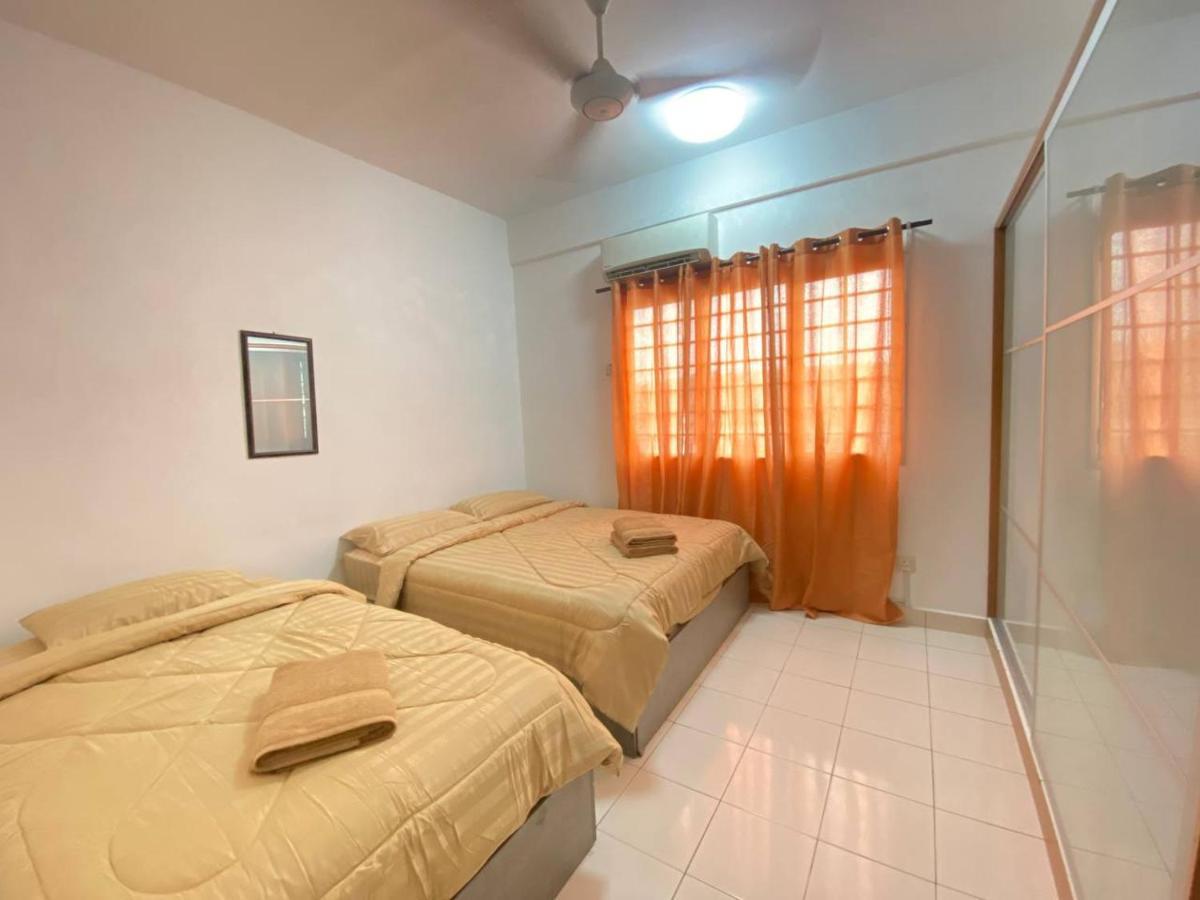 Homestay Juta Mines Seri Kembangan Balakong Serdang Lama Eksteriør bilde