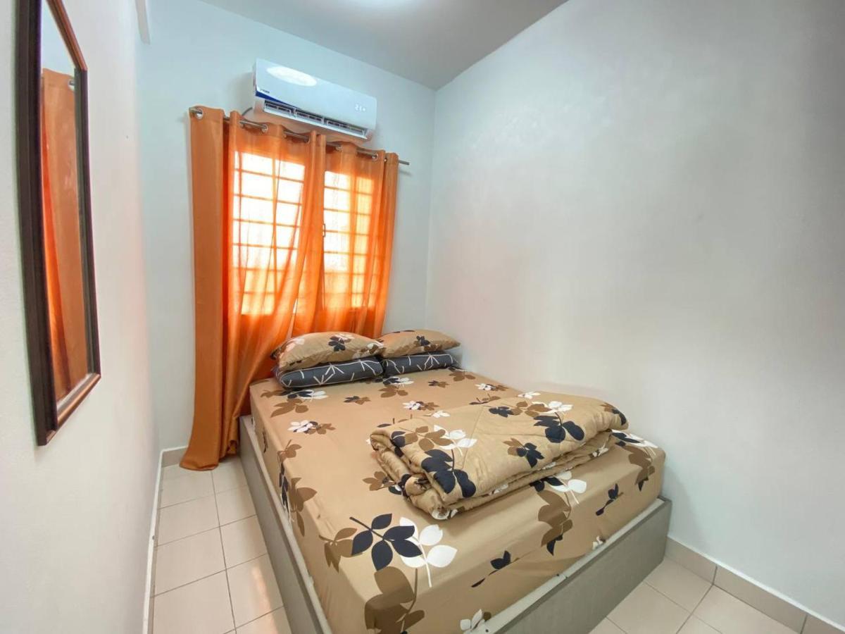 Homestay Juta Mines Seri Kembangan Balakong Serdang Lama Eksteriør bilde