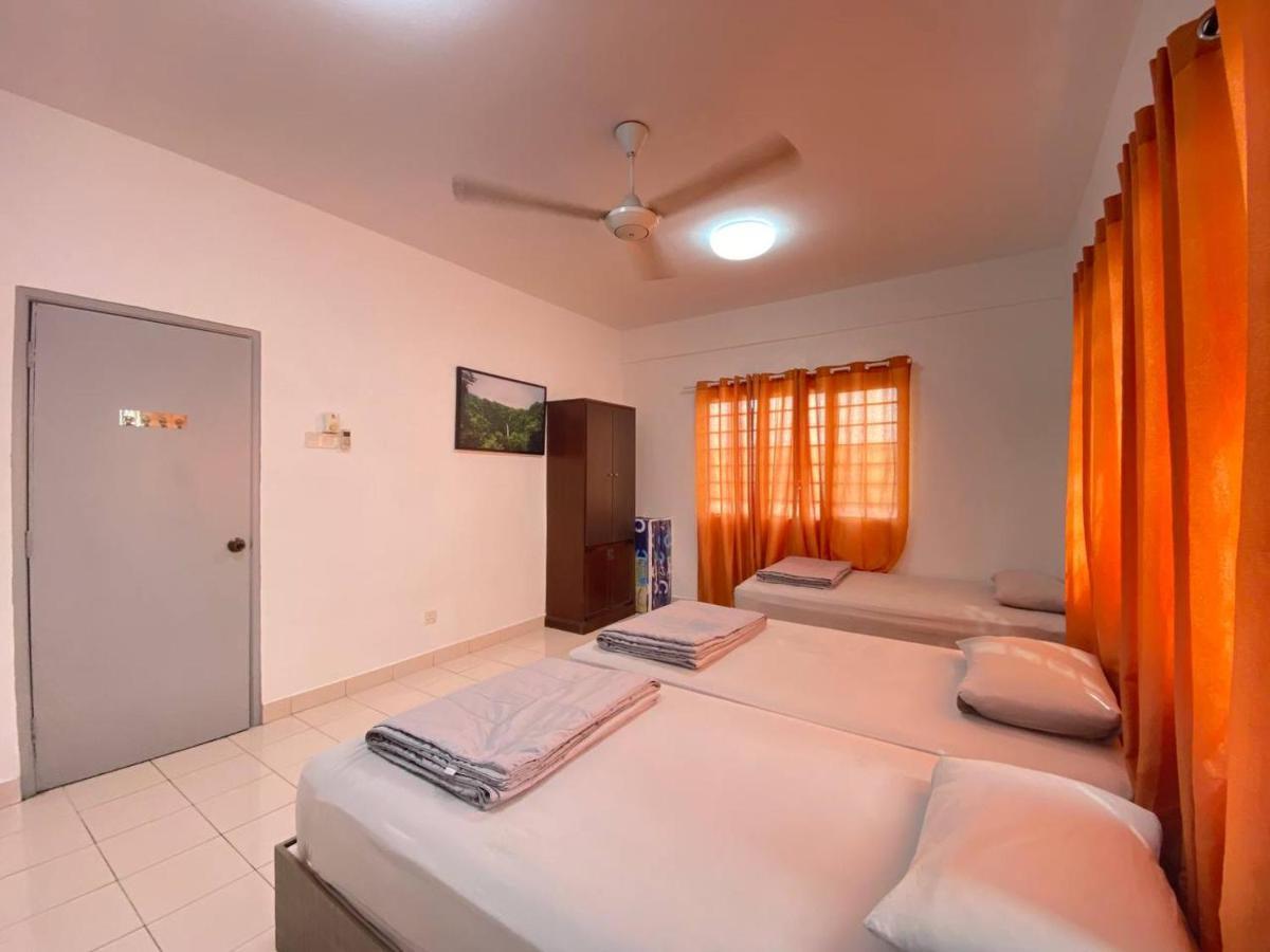 Homestay Juta Mines Seri Kembangan Balakong Serdang Lama Eksteriør bilde