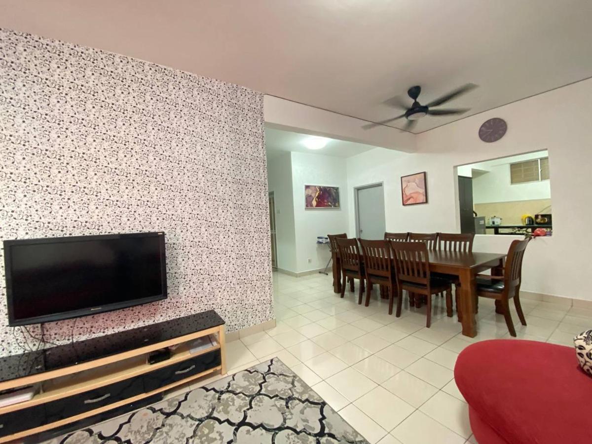 Homestay Juta Mines Seri Kembangan Balakong Serdang Lama Eksteriør bilde