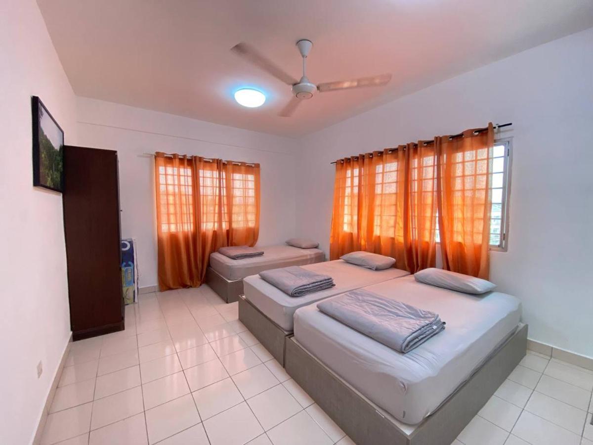 Homestay Juta Mines Seri Kembangan Balakong Serdang Lama Eksteriør bilde